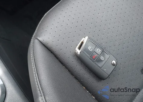 2020 Volkswagen Tiguan 2.0T Se/2.0T Se R-Line Black/2.0T Sel z USA, uszkodzony, nr VIN 3VV2B7AX0LM158087